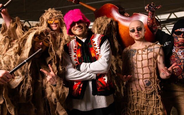 Группа Kalush Orchestra продала кубок Евровидения. Почти миллион долларов направлено на помощь Украине