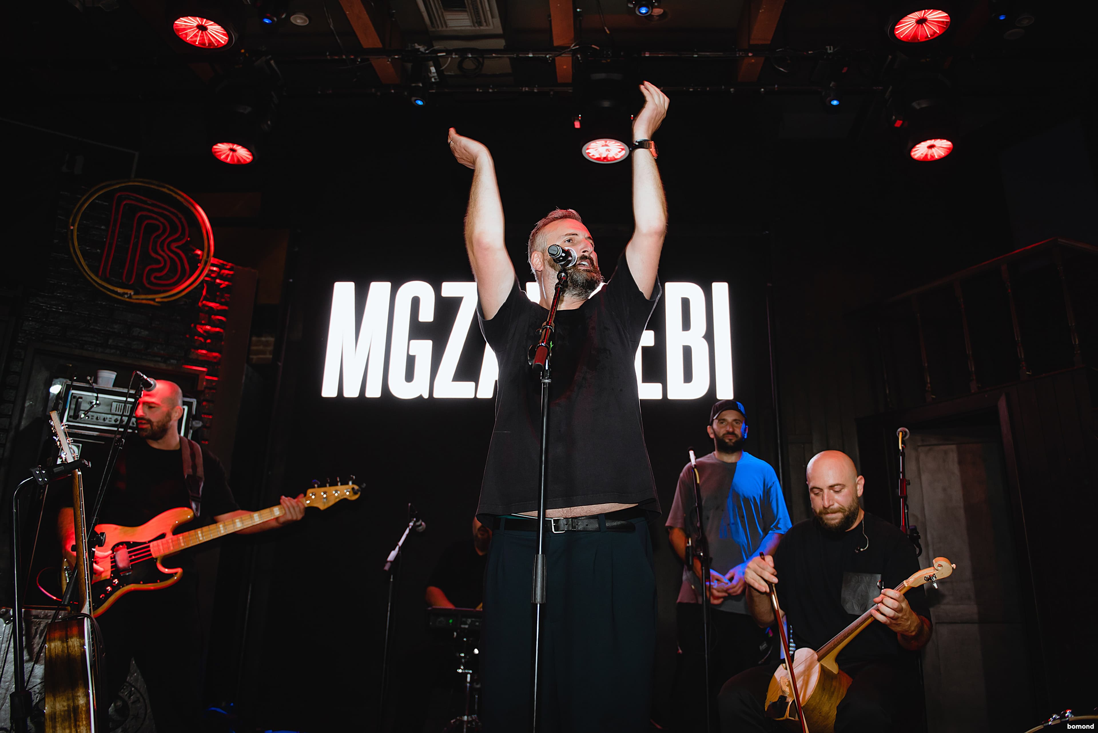Mgzavrebi - Los Angeles (September 22)