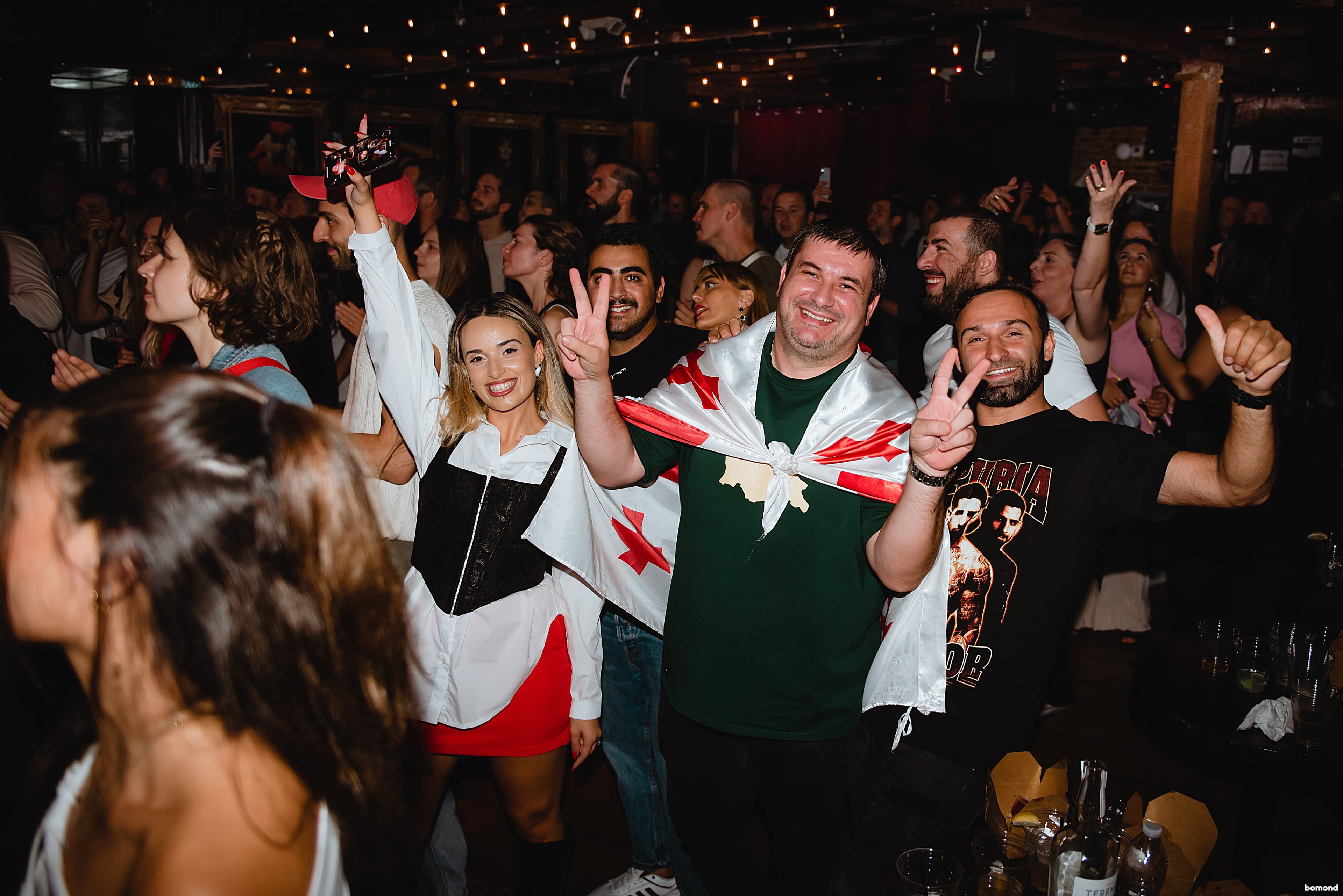 Mgzavrebi - Los Angeles (September 22)