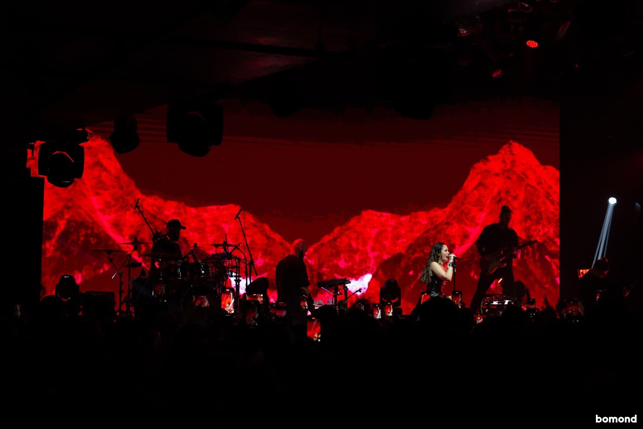 #22 – The Hardkiss - New York  (October 13)