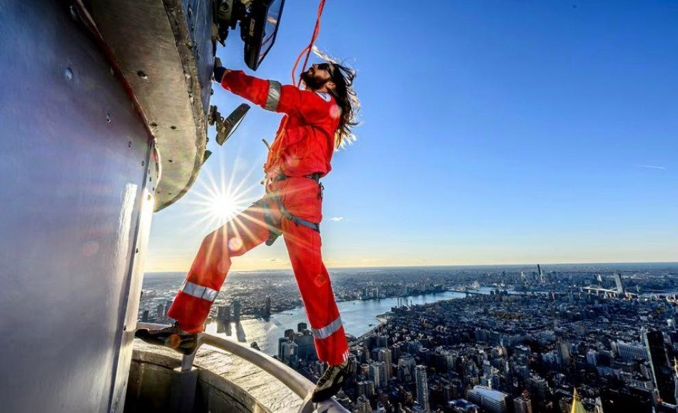 JARED LETO CLIMBS ICONIC EMPIRE STATE BUILDING