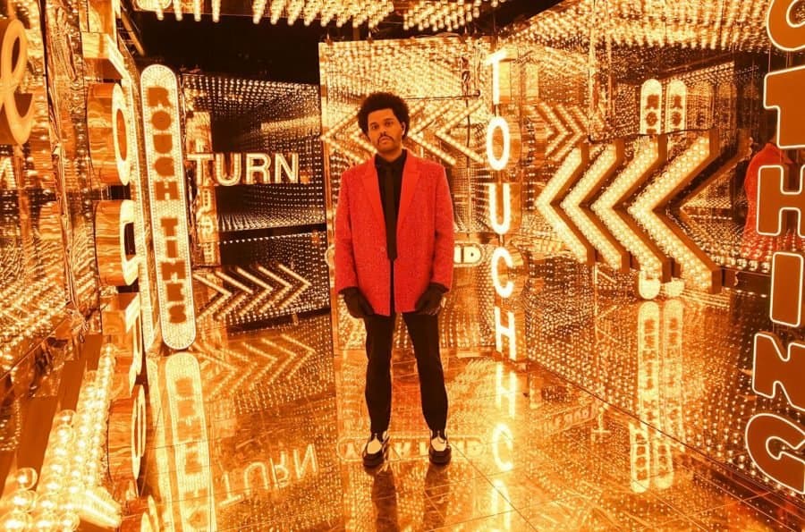 The Weeknd’s ‘Blinding Lights’ Just Made Spotify History By Being The First Song To Cross An Unreal Streaming Milestone